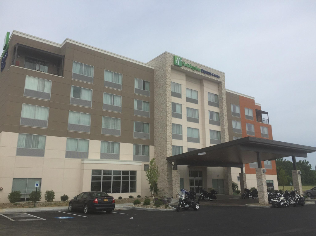 Holiday Inn Express & Suites Sandusky By IHG