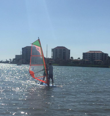 North Beach Windsurfing-圣彼得海滩必去景点