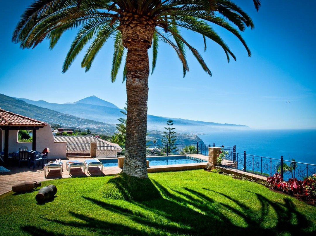 El Refugio Apartments & Villa