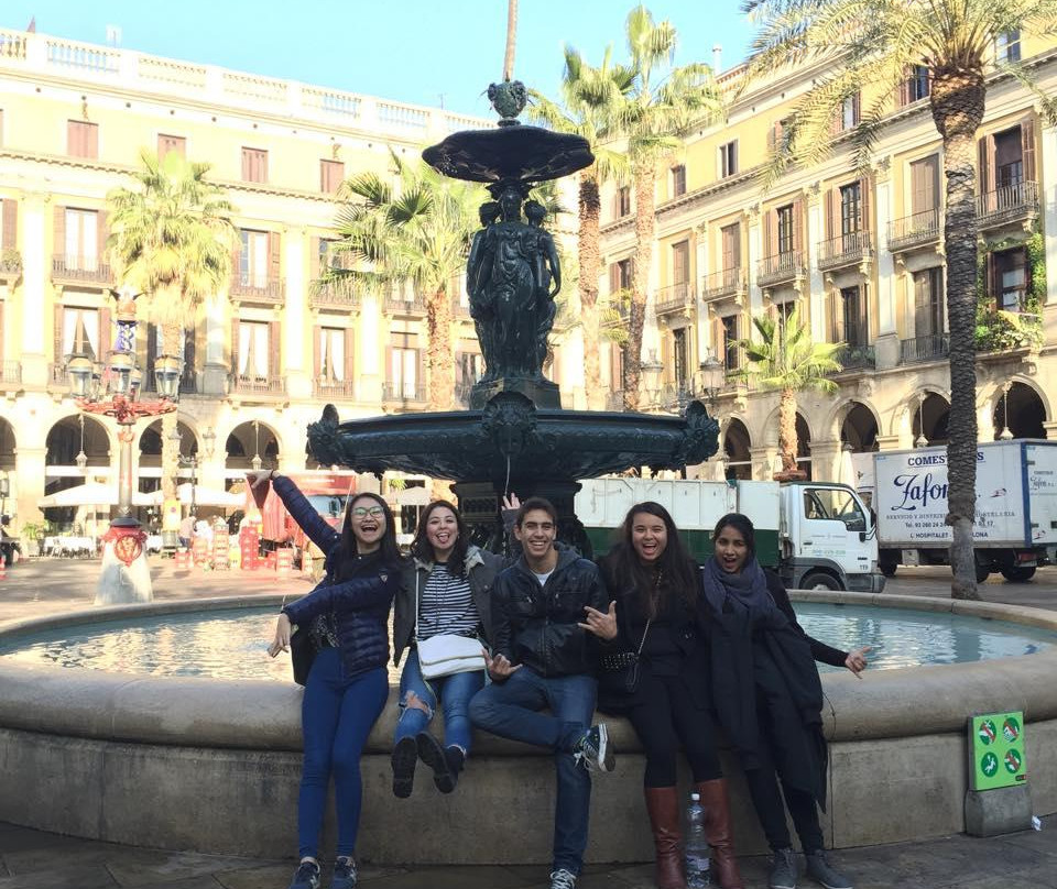 Tour Me Out Barcelona-巴塞罗那必去景点