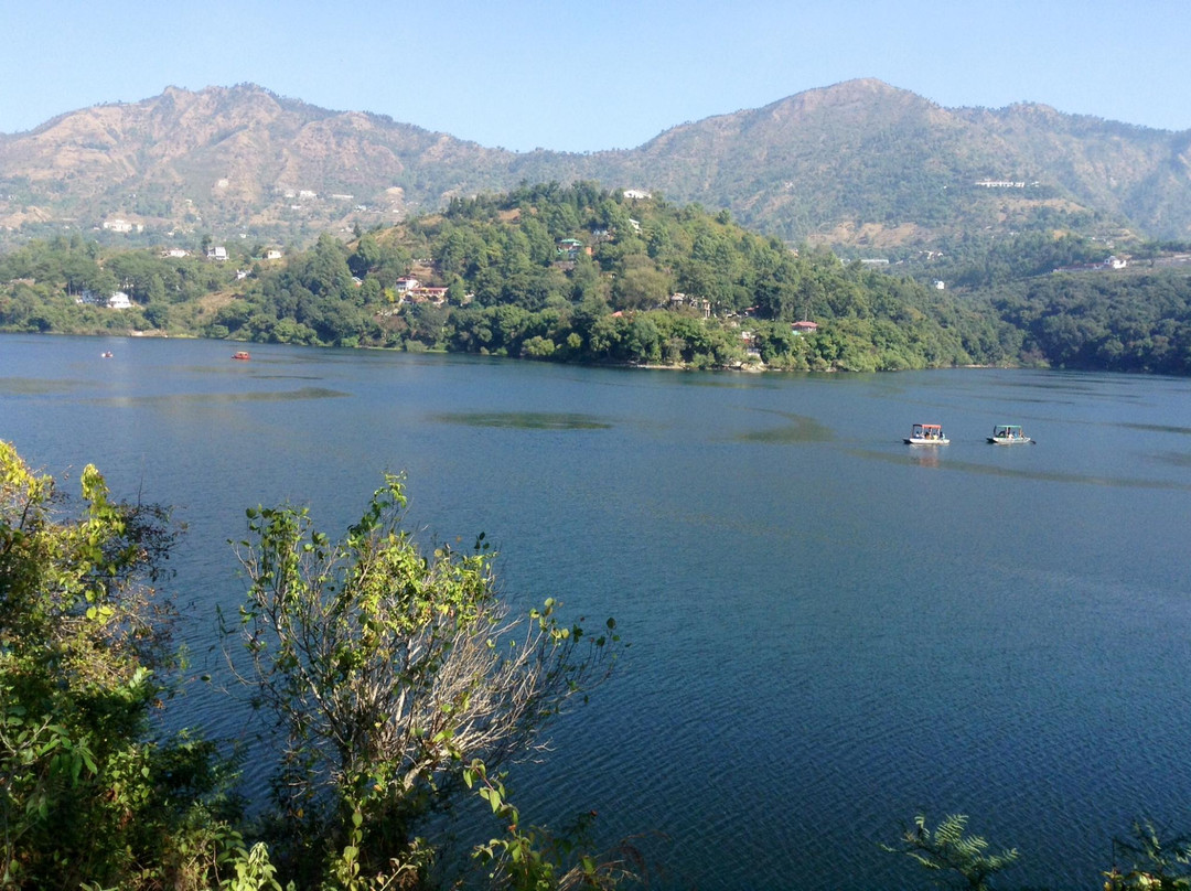 Naukuchiatal Lake景点图片
