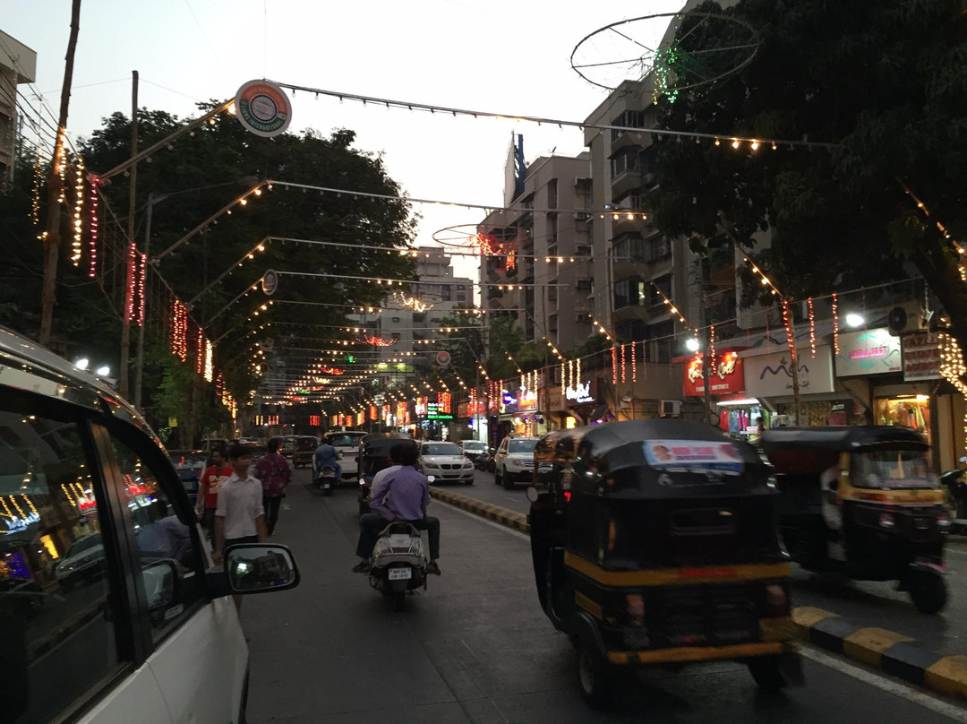 Lokhandwala Complex Market景点图片