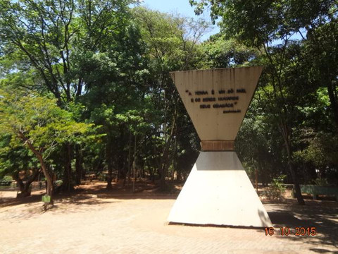 Peace Monument-戈亚尼亚必去景点