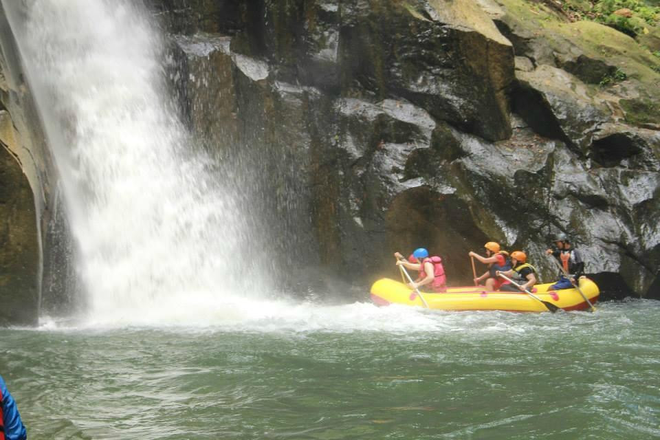 Ancol Arung Jeram-Tebing Tinggi必去景点