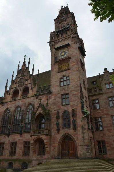 Rathaus St. Johann-萨尔布吕肯必去景点