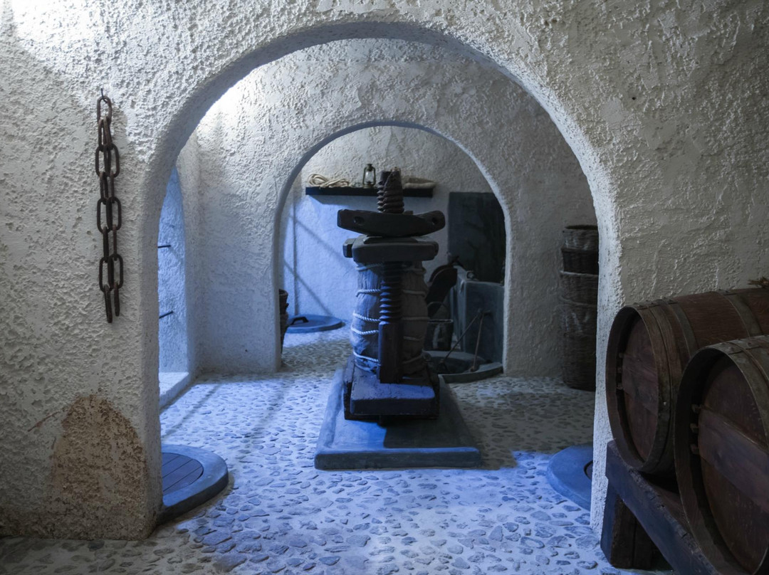 Canava Santorini Distillery景点图片