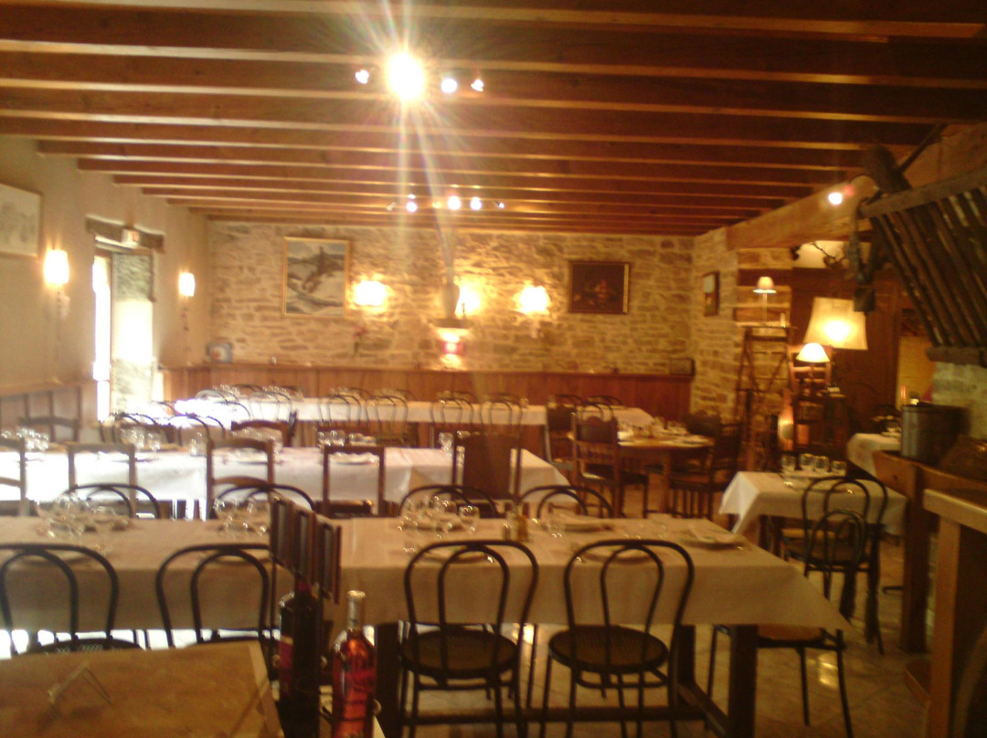 Tarcenay-Foucherans餐馆和美食-Auberge Les Granges du Liege