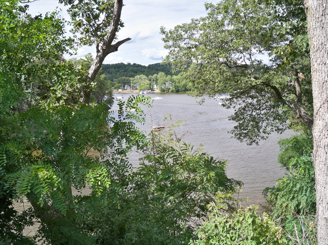 Scenic River Walk-威斯康星峡谷必去景点