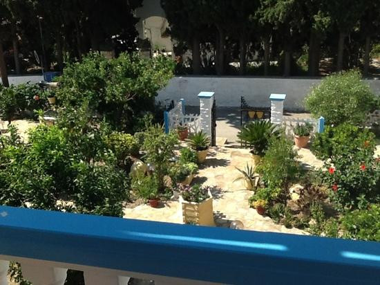 Effie's Studios and Apartments