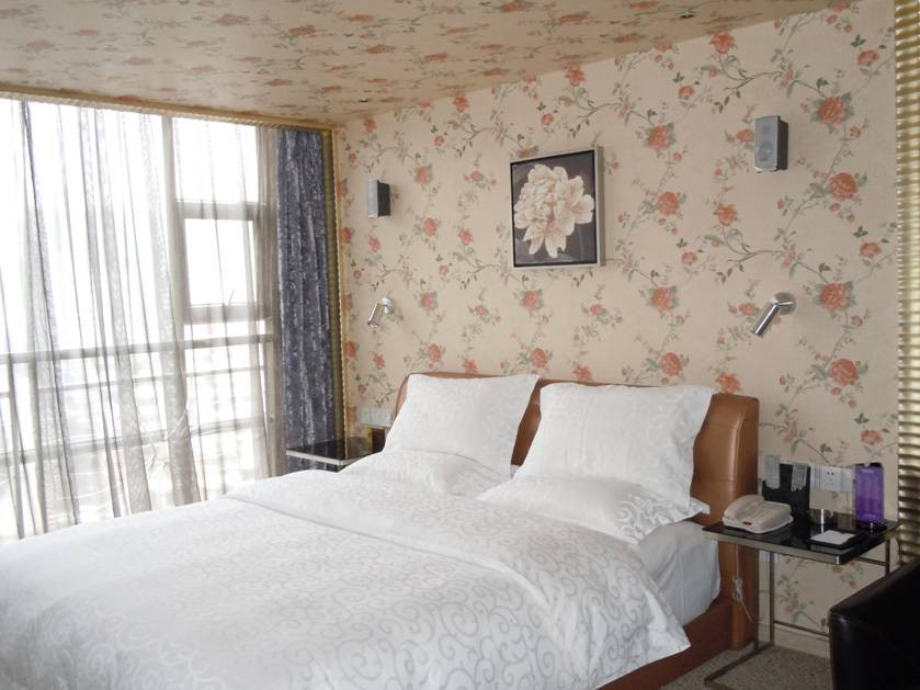 伯爵花园大酒店主图