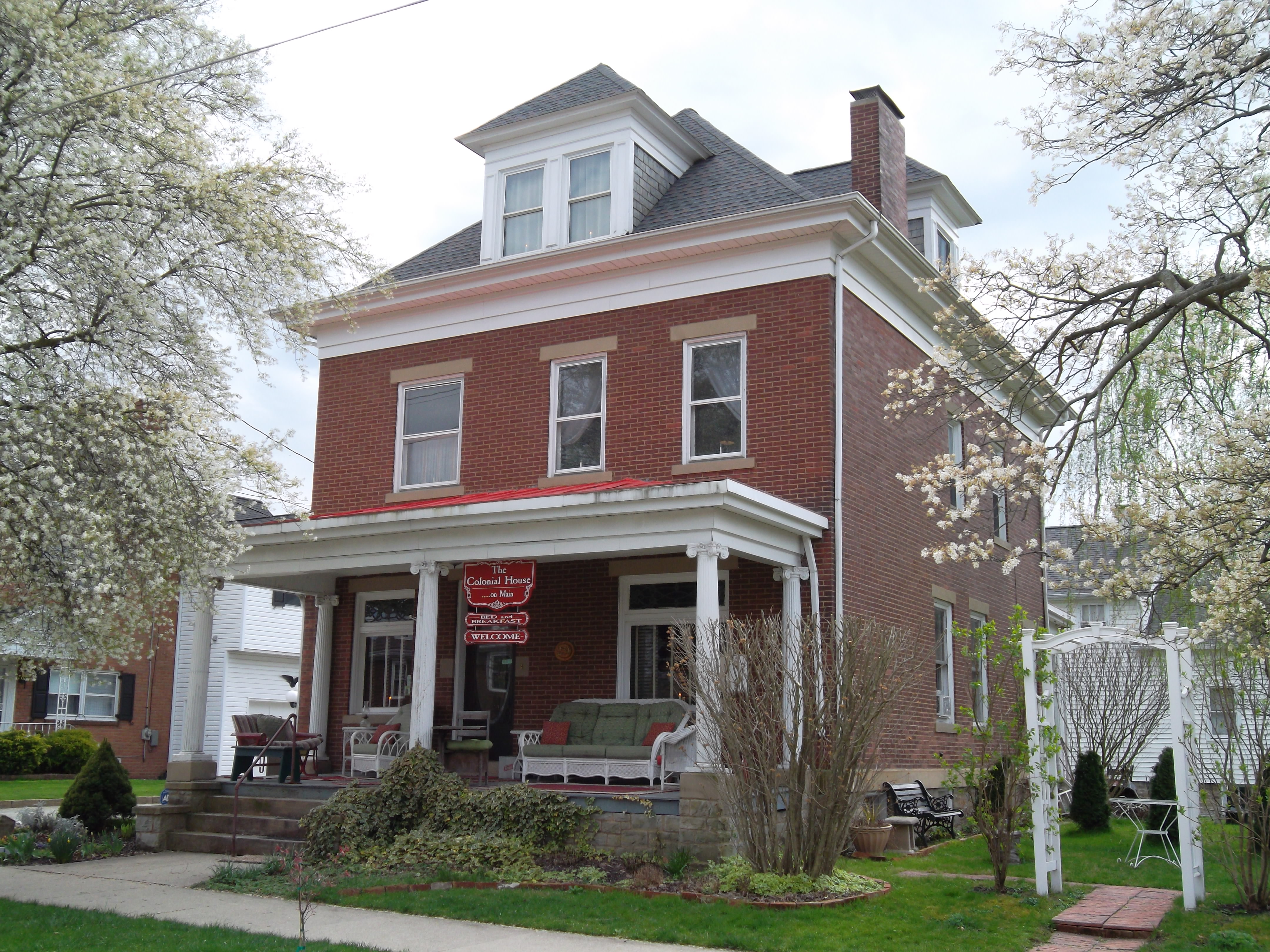 Colonial House on Main Bed & Breakfast-官方