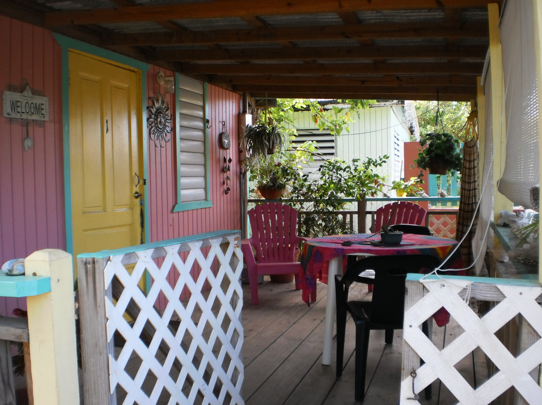 Naniqui Cottage - Only Adults -Parking Golf Car Only