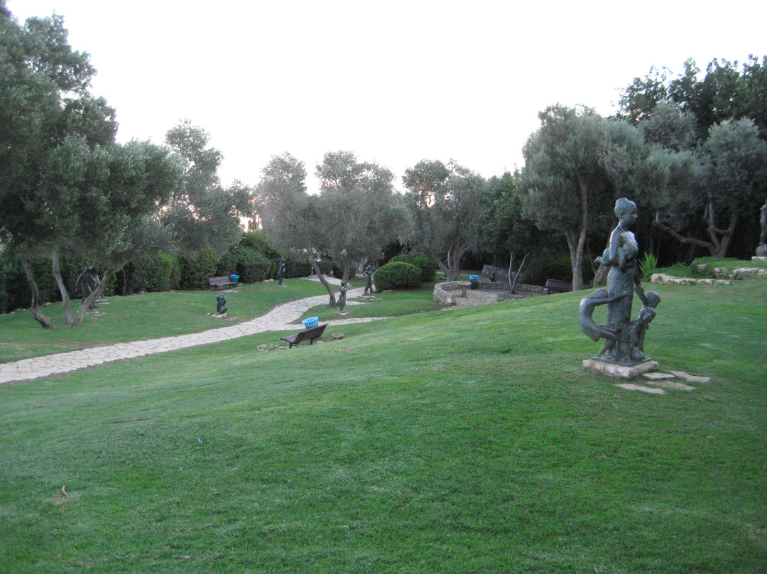 Sculptures Garden (Gan Hapsalim)-Haifa必去景点