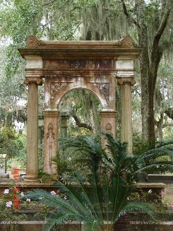 博纳旺蒂尔公墓-萨凡纳必去景点