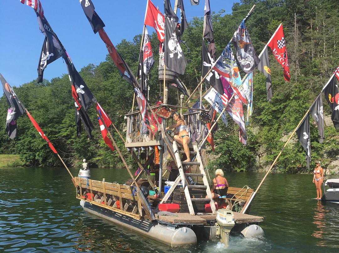 Candlewood Lake-Sherman必去景点