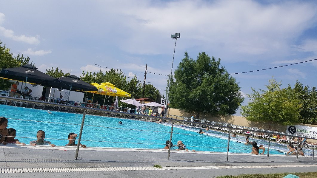 Pisina Summer Coffee Bar-Larissa必去景点