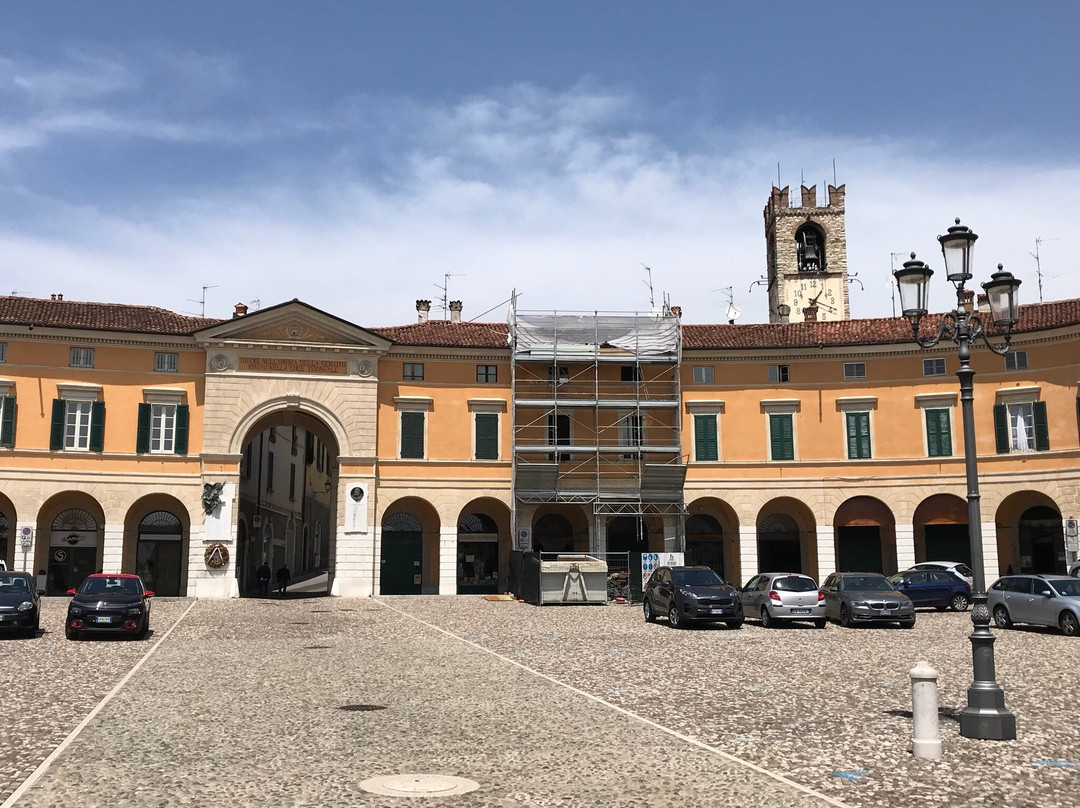 Piazza Cavour景点图片