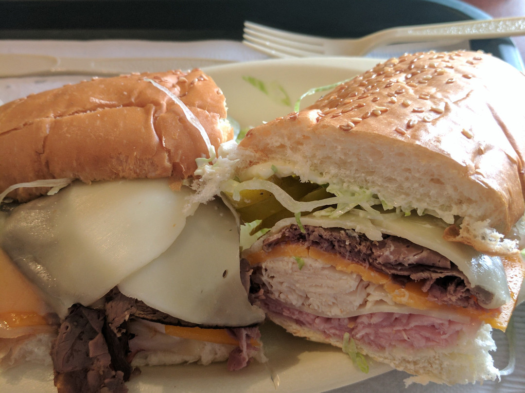 罗克艾兰餐馆和美食-Arthur's Garden Deli