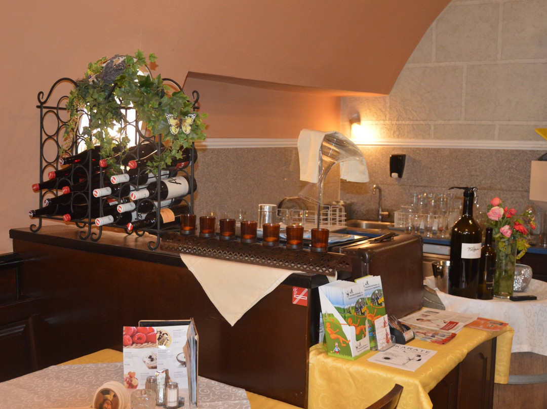 Stubenberg餐馆和美食-Stadtcafe Braunau