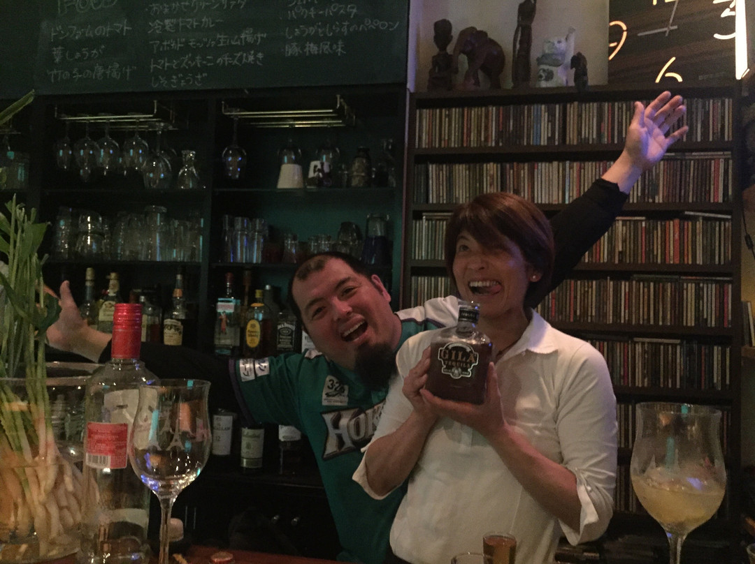 バー&カフェ Gajah