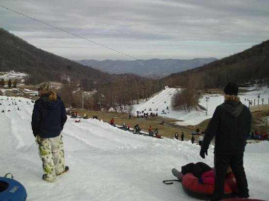 Hawksnest Snow Tubing and Zipline景点图片