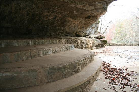 Dunbar Cave-克拉克斯维尔必去景点