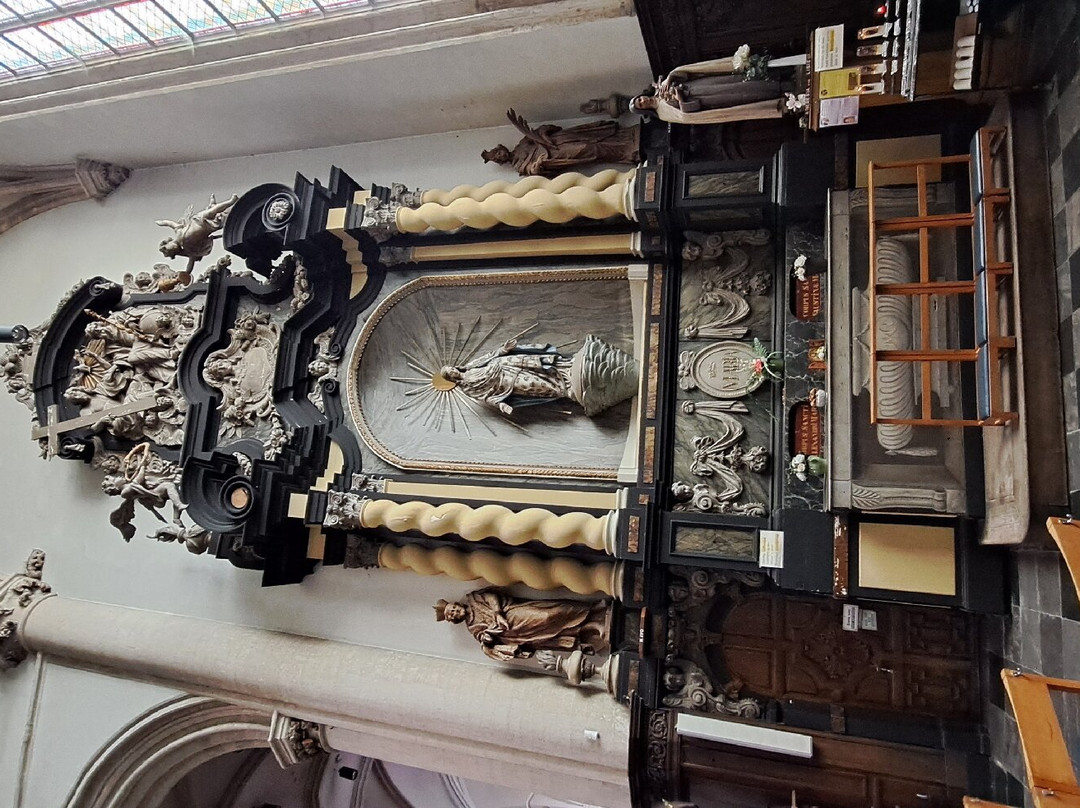 Onze-Lieve-Vrouw-ten-Poel Church景点图片