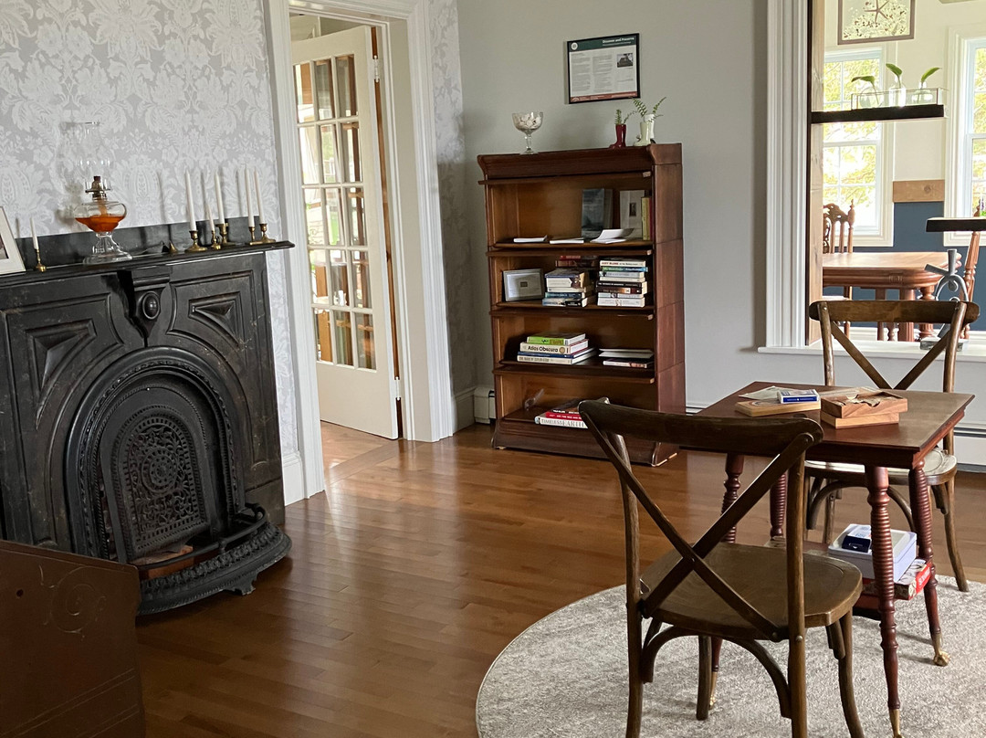 Points East Coastal Inn主图