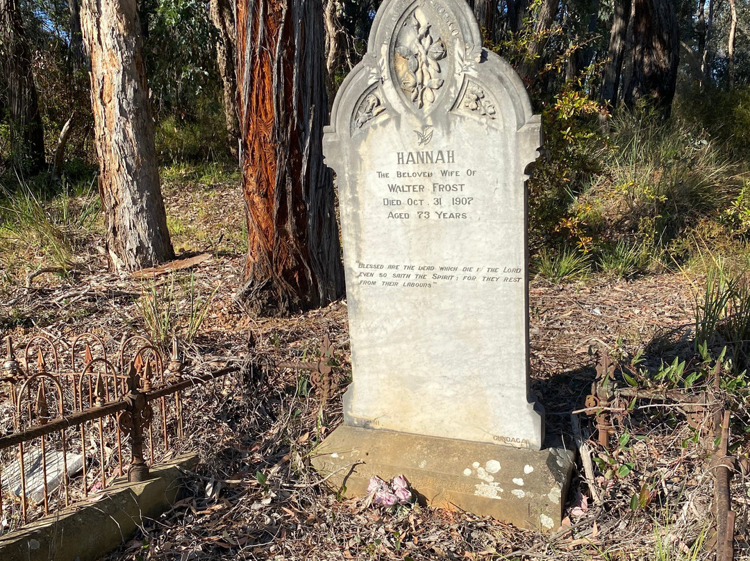 New Cemetery景点图片