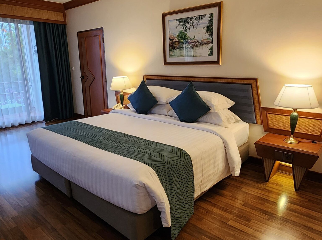 曼尼晨度假酒店主图