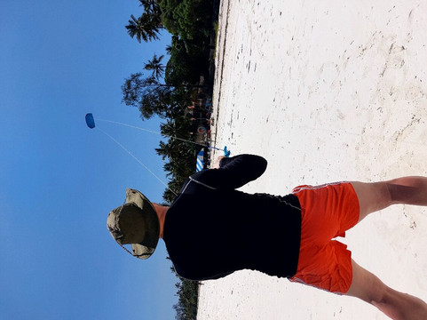 Coral Kiteboarding-迪亚尼必去景点