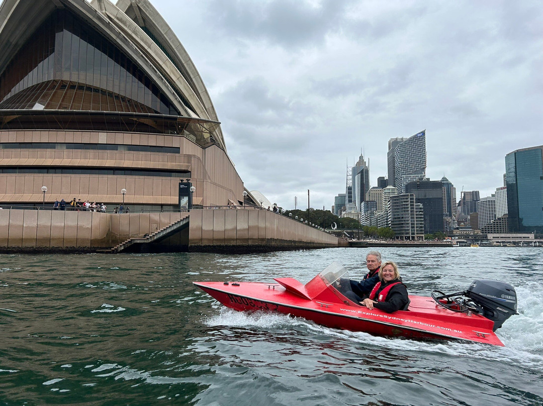 Explore Sydney Harbour景点图片