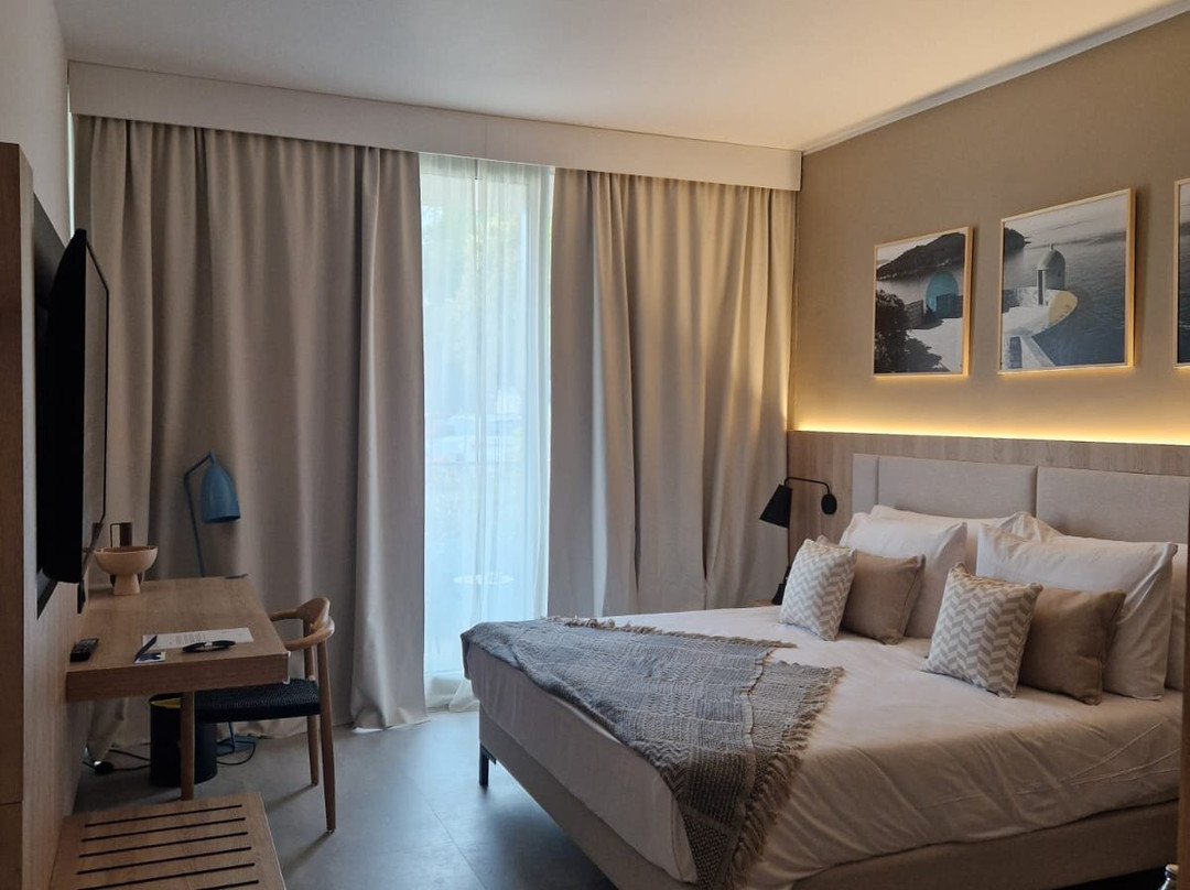 贴瑞纳酒店主图