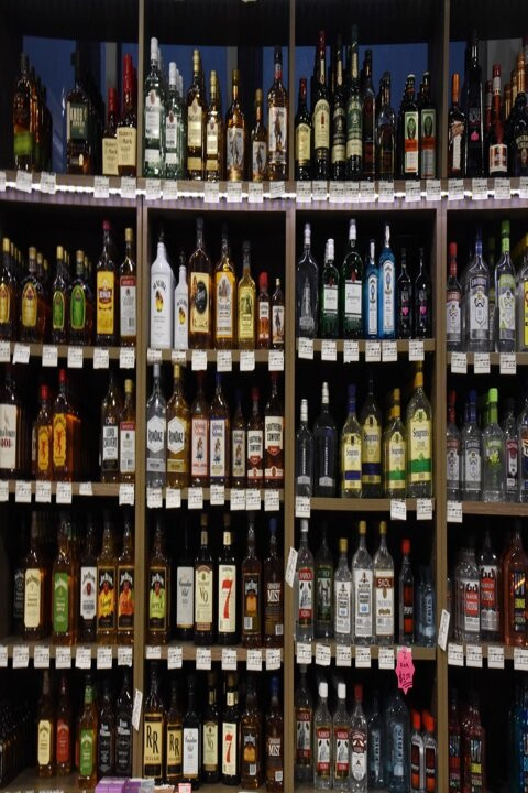 Virks Discount Liquor-密歇根城必去景点