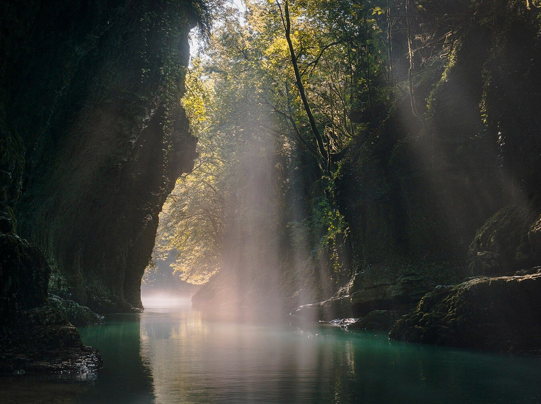 ushba travel tu Georgia