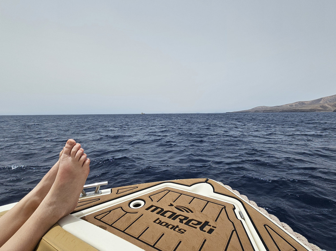 Rent a Boat Lanzarote-卡拉罗港口必去景点