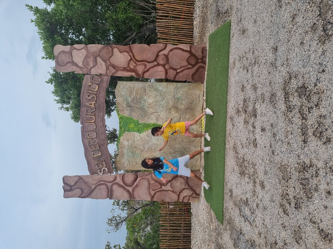 Sendero Jurásico-Progreso必去景点