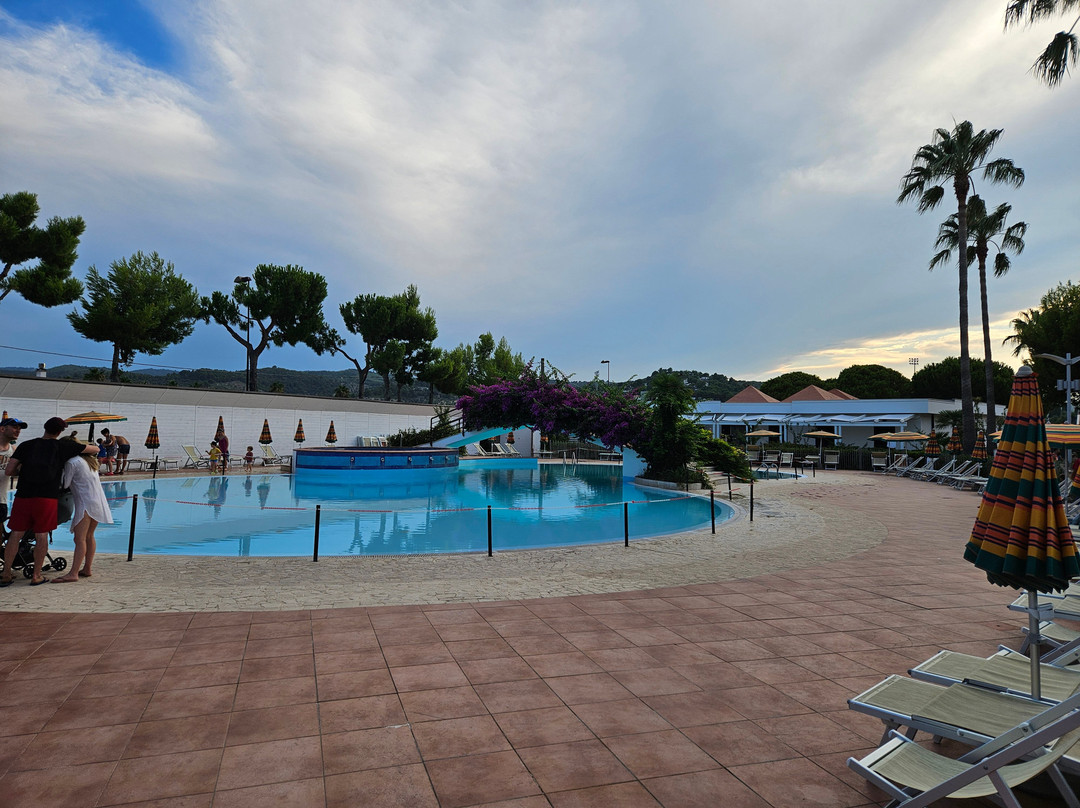 Oasiclub Hotel主图