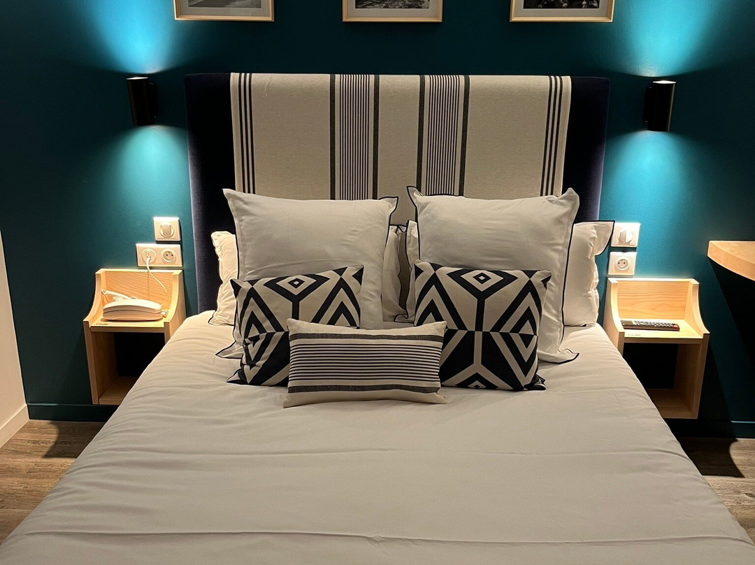 池哈尔酒店主图