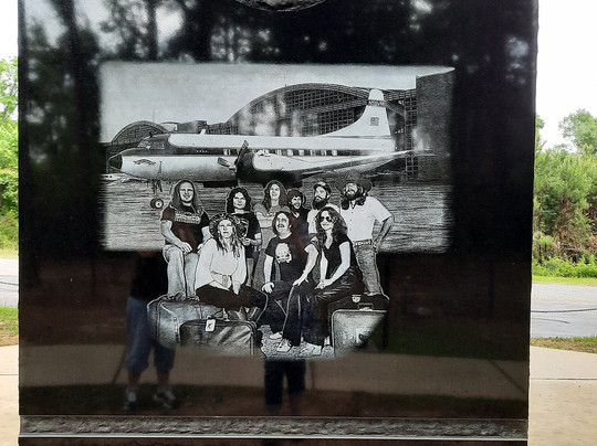 Lynyrd Skynyrd Monument-Magnolia必去景点