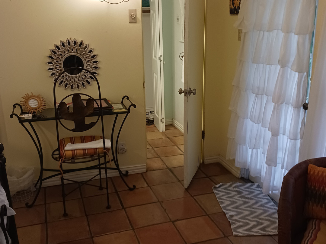 Casa del Sol Bed and Breakfast at Lake Travis主图