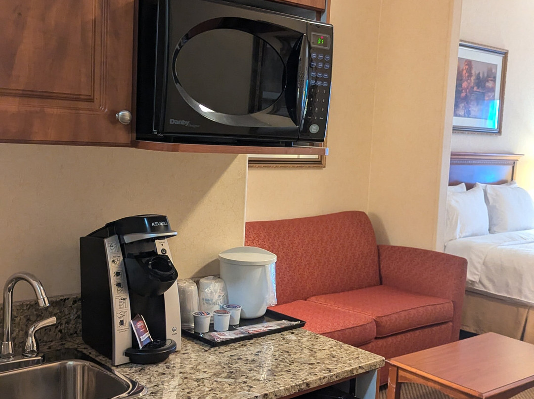 Holiday Inn Express & Suites Edmonton-international Airport By IHG主图