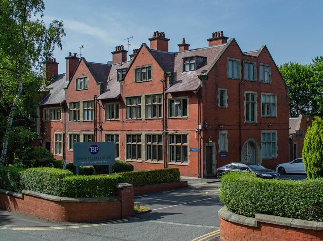 Oyo Broadfield Park Hotel