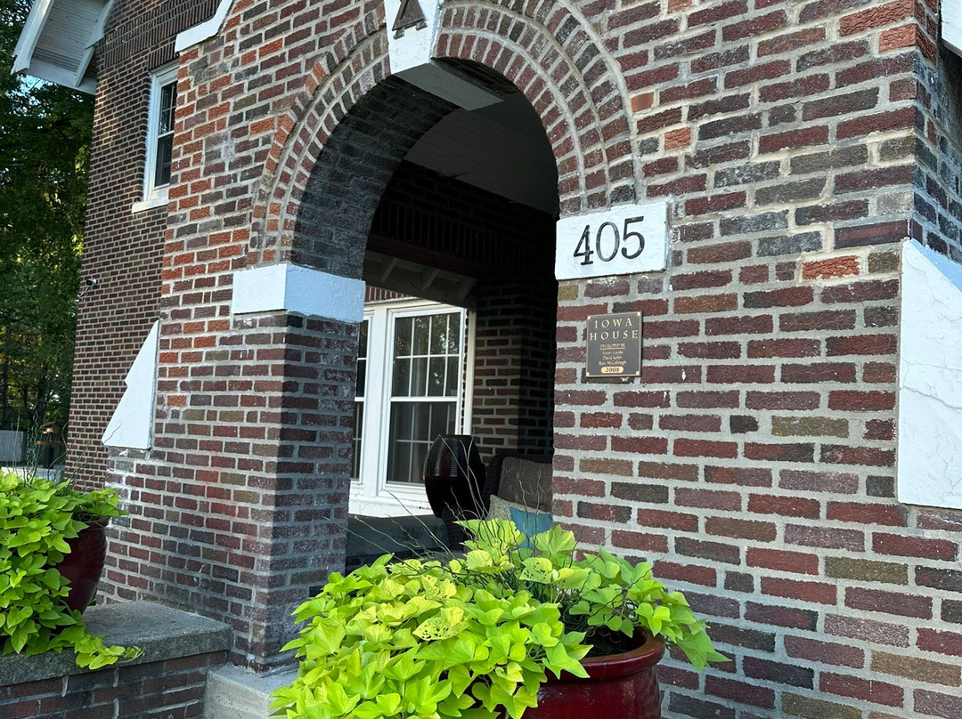 艾奥瓦豪斯酒店主图