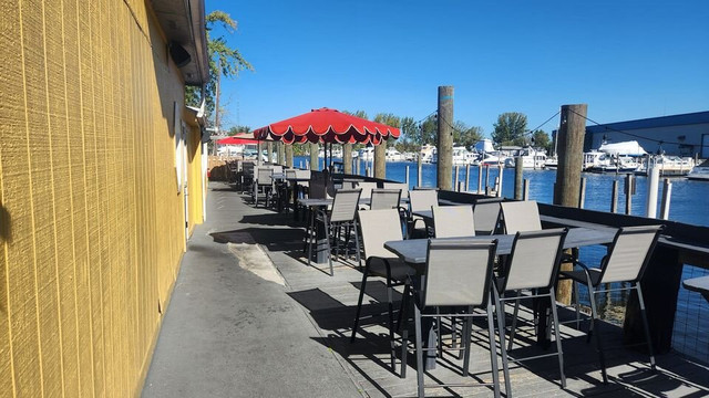 On the River Tavern & Mo's Cigar Bar