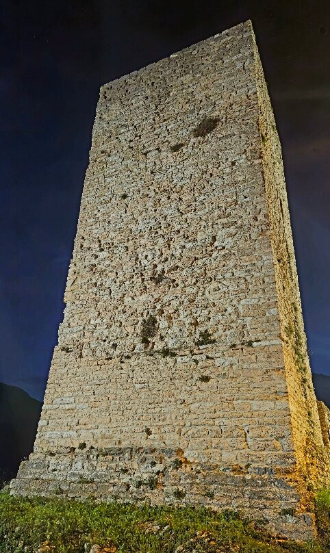 Castello di Pierosara-Genga必去景点