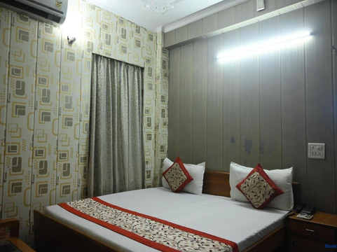 Hotel Uniyal Residency主图