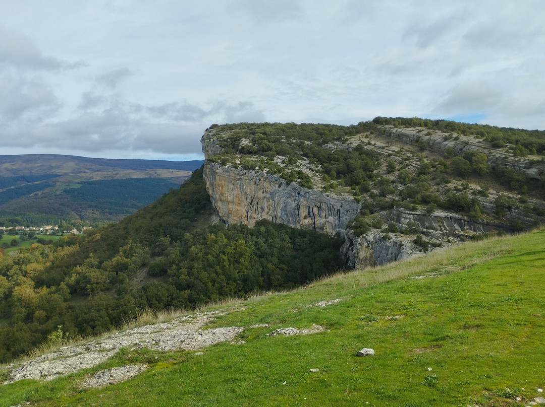 Ermita de San Bernabe-Cueva必去景点