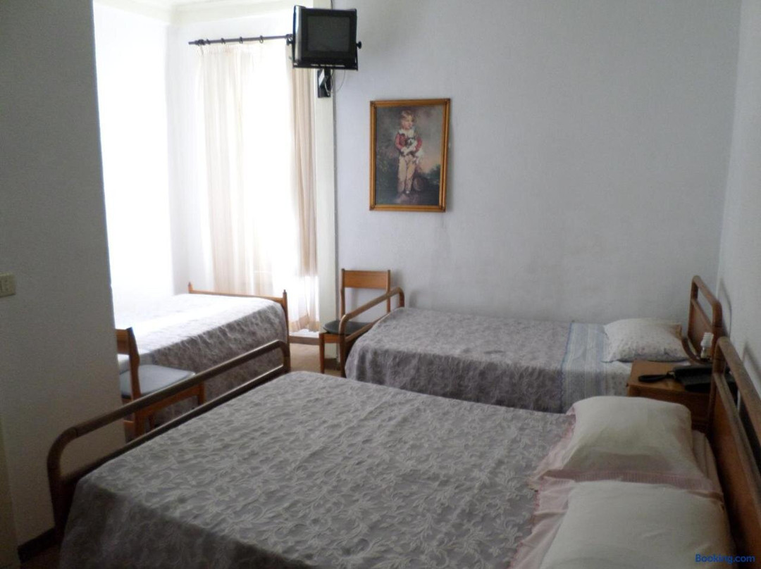 Rustico & Singelo - Hotelaria e Restauracao, Lda