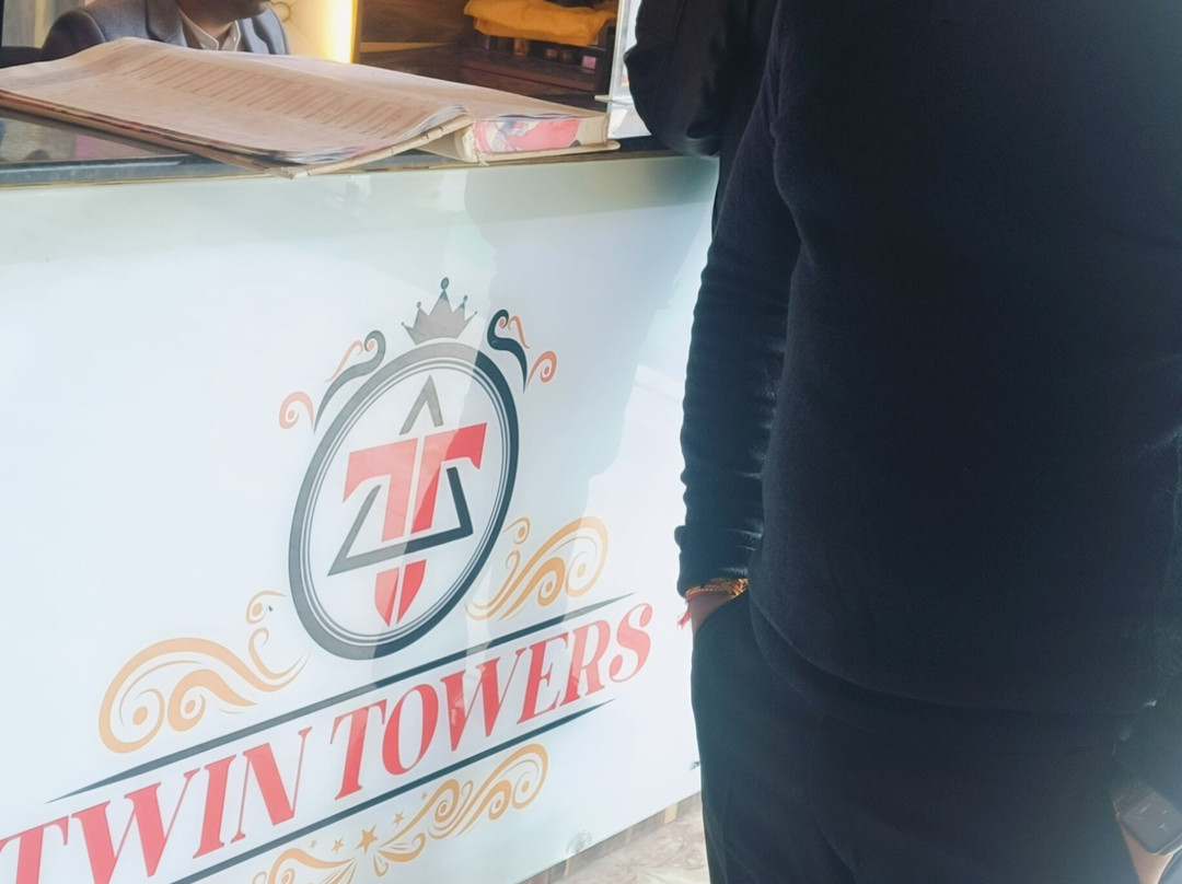 Twin Towers Inn Zero2Z主图